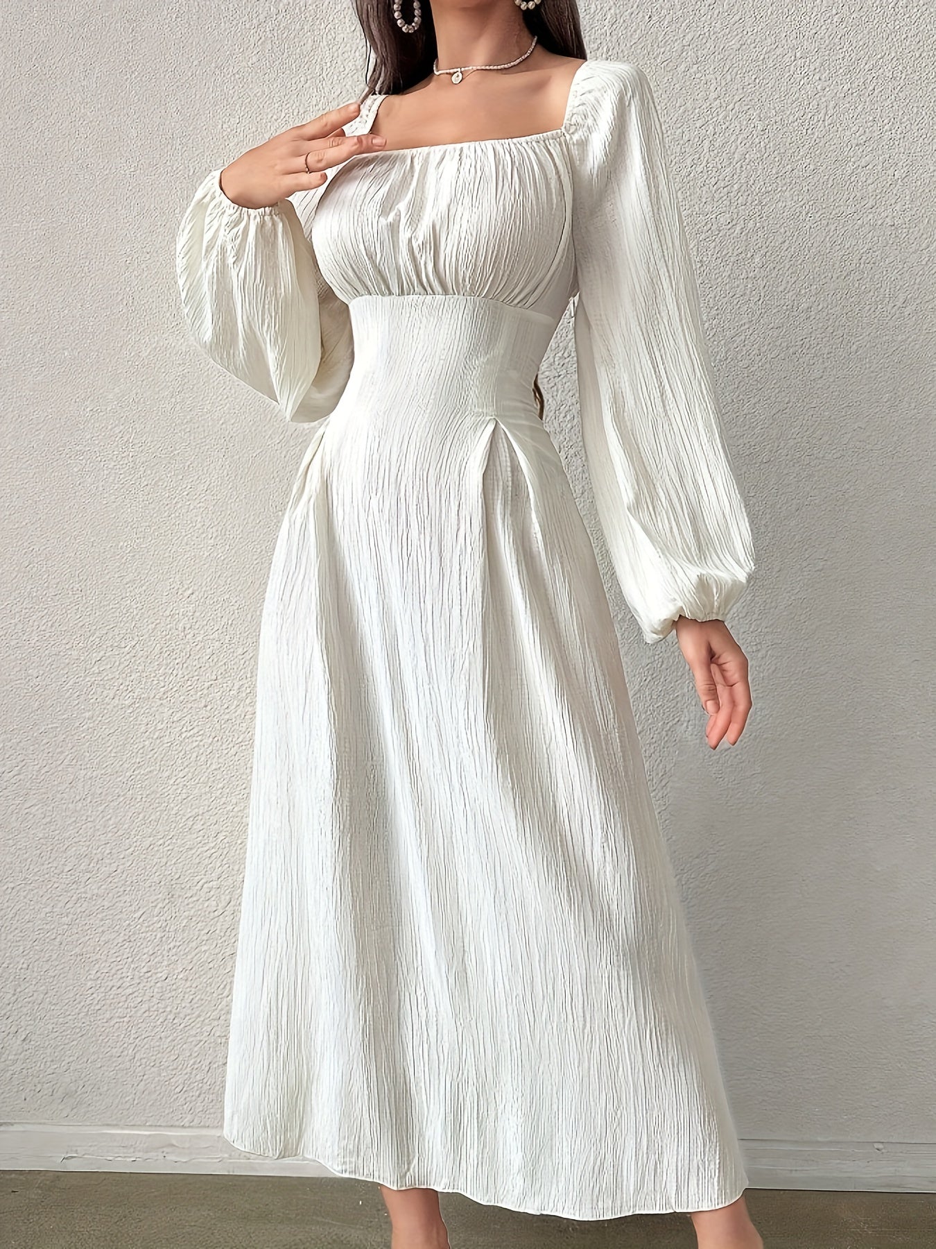 Elegant klänning med fransk känsla