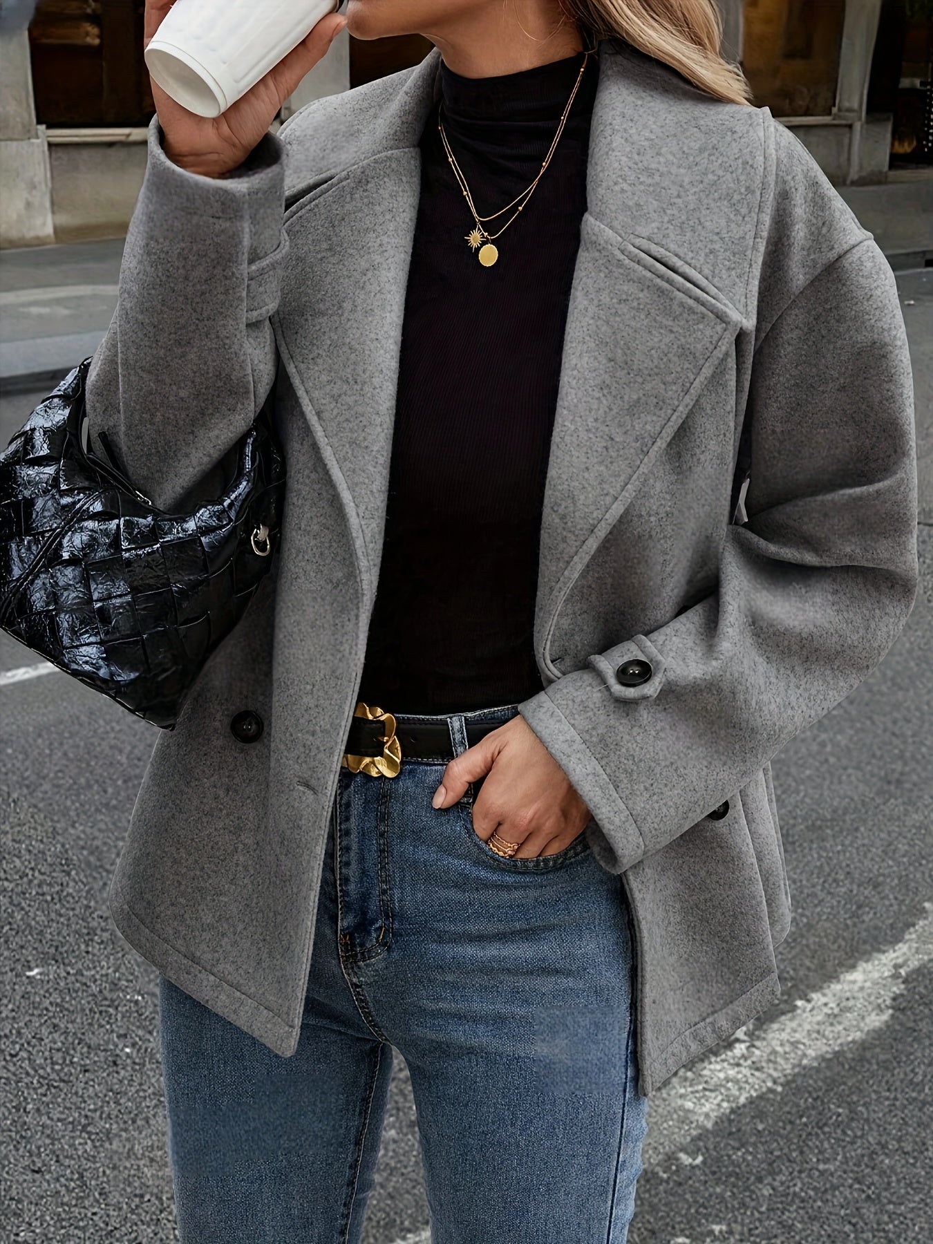 Elegant damkappa med dubbelknäppning