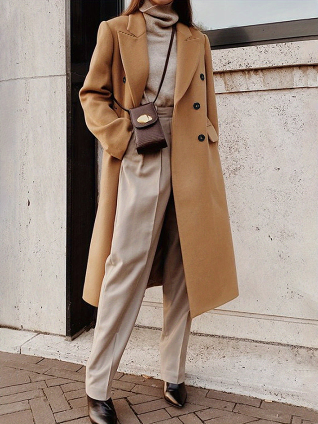 Tidlös kamelfärgad tweedkappa