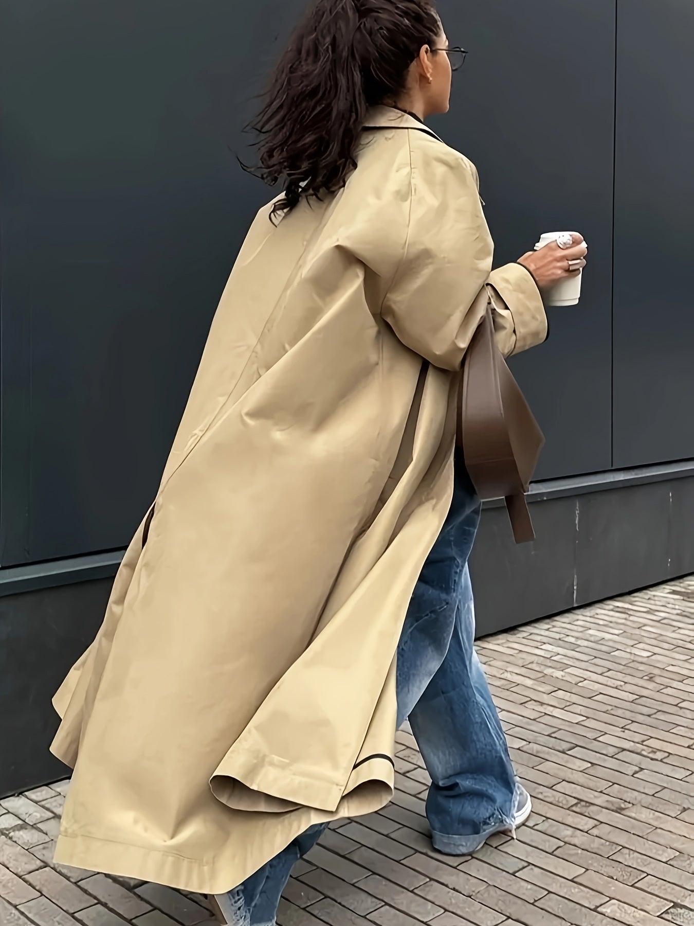 Elegant Beige Trenchcoat