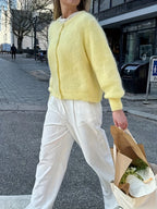 Stickad cardigan med rund hals