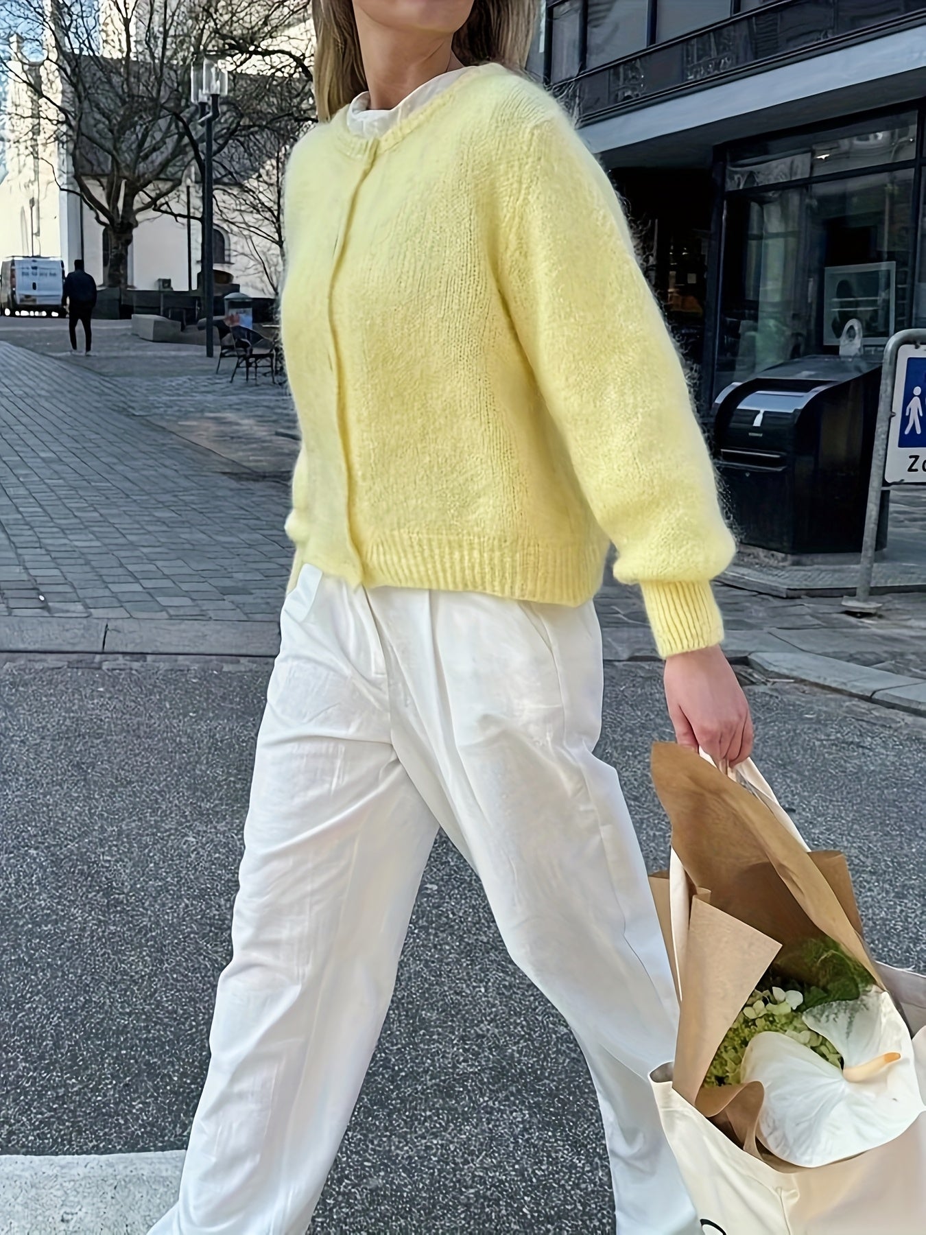 Stickad cardigan med rund hals